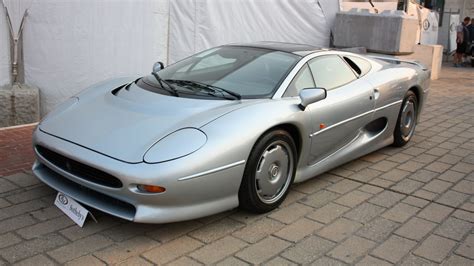 jaguar xj220 speed